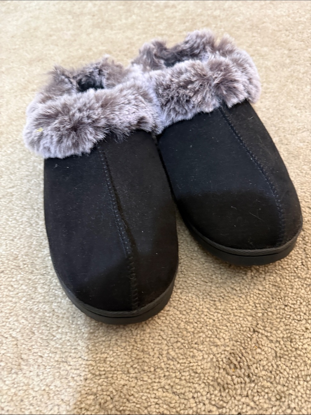 Women's Black Faux-Fur Clog Slippers